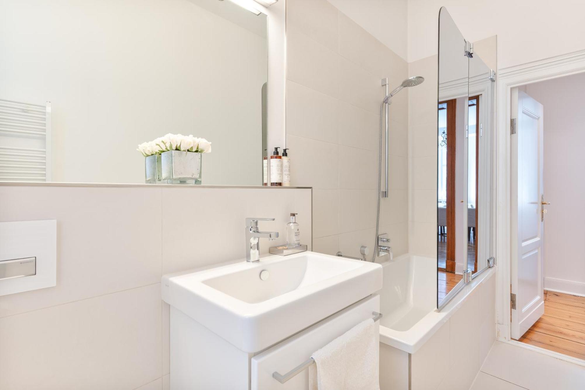 Fantastic In Prime Location - Center West * Berlin